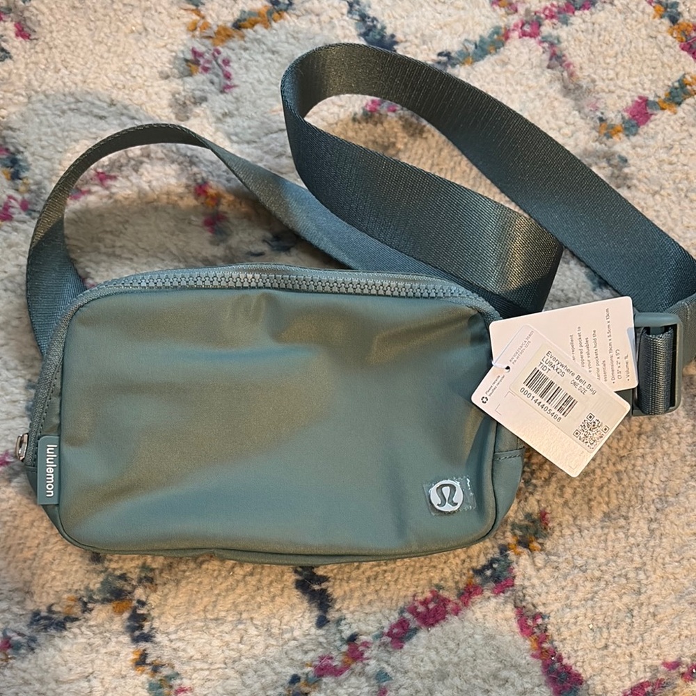 lululemon athletica Crossbody Bag in Teal